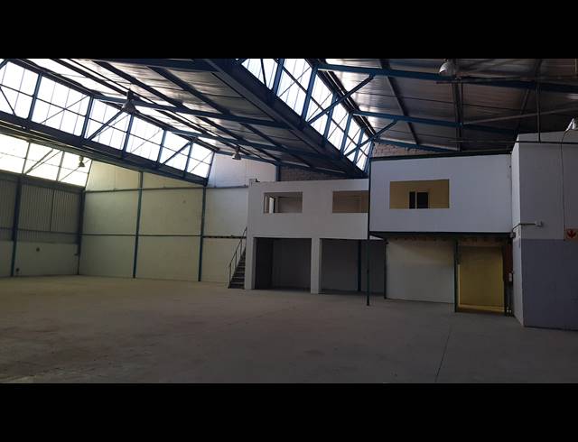 948M² FACTORY RENTED IN BELLVILLE CENTRAL